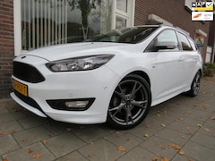 Ford Focus Wagon - 1.0 ST-Line Parkeerhulp Clima Cruise Contr. Navi