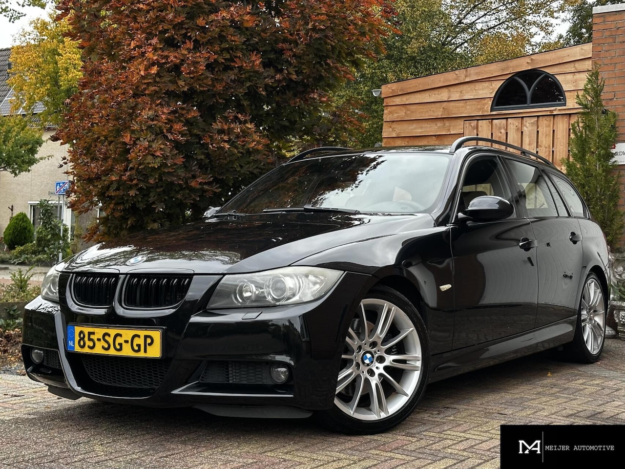 BMW 3-serie Touring - 330i High Executive|M-Pakket|Aut|Xenon|Carplay|Cruise - AutoWereld.nl