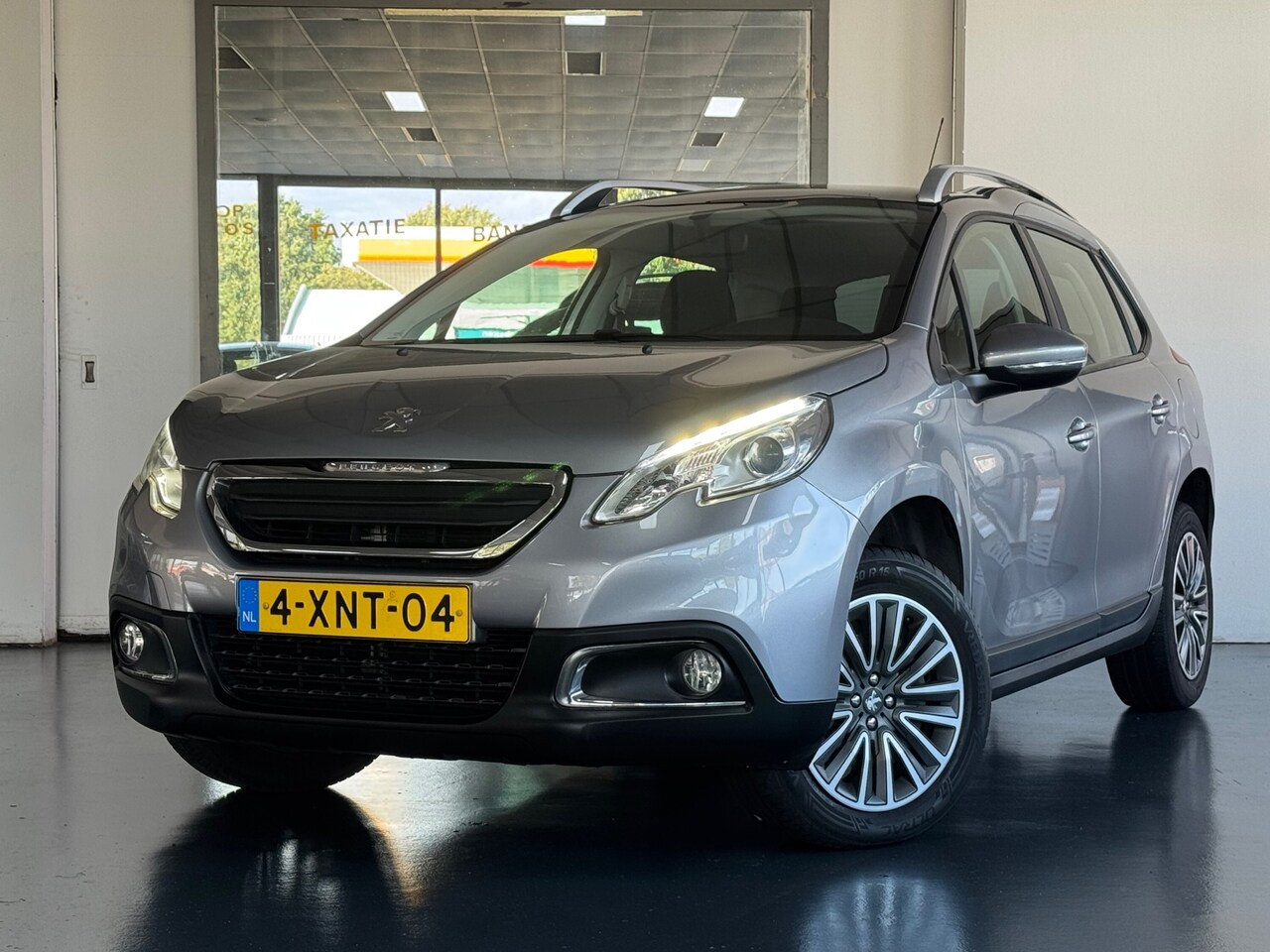 Peugeot 2008 - 1.2 PureTech Active | Pano | Nap | Trekhaak | Navi | Airco - AutoWereld.nl