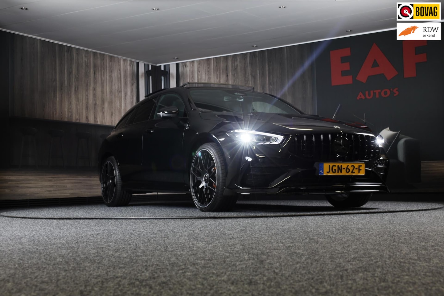 Mercedes-Benz CLA-klasse Shooting Brake - 250 e AMG 45 Look / Memory / Elek Stoelen / Acc / Head Up / 360 Camera / Pano / 20 Inch - AutoWereld.nl