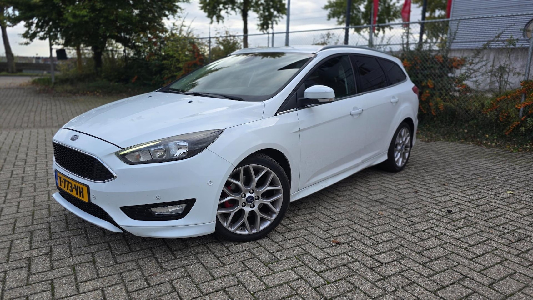 Ford Focus Wagon - 1.5 Titanium Edition ST-Line - AutoWereld.nl