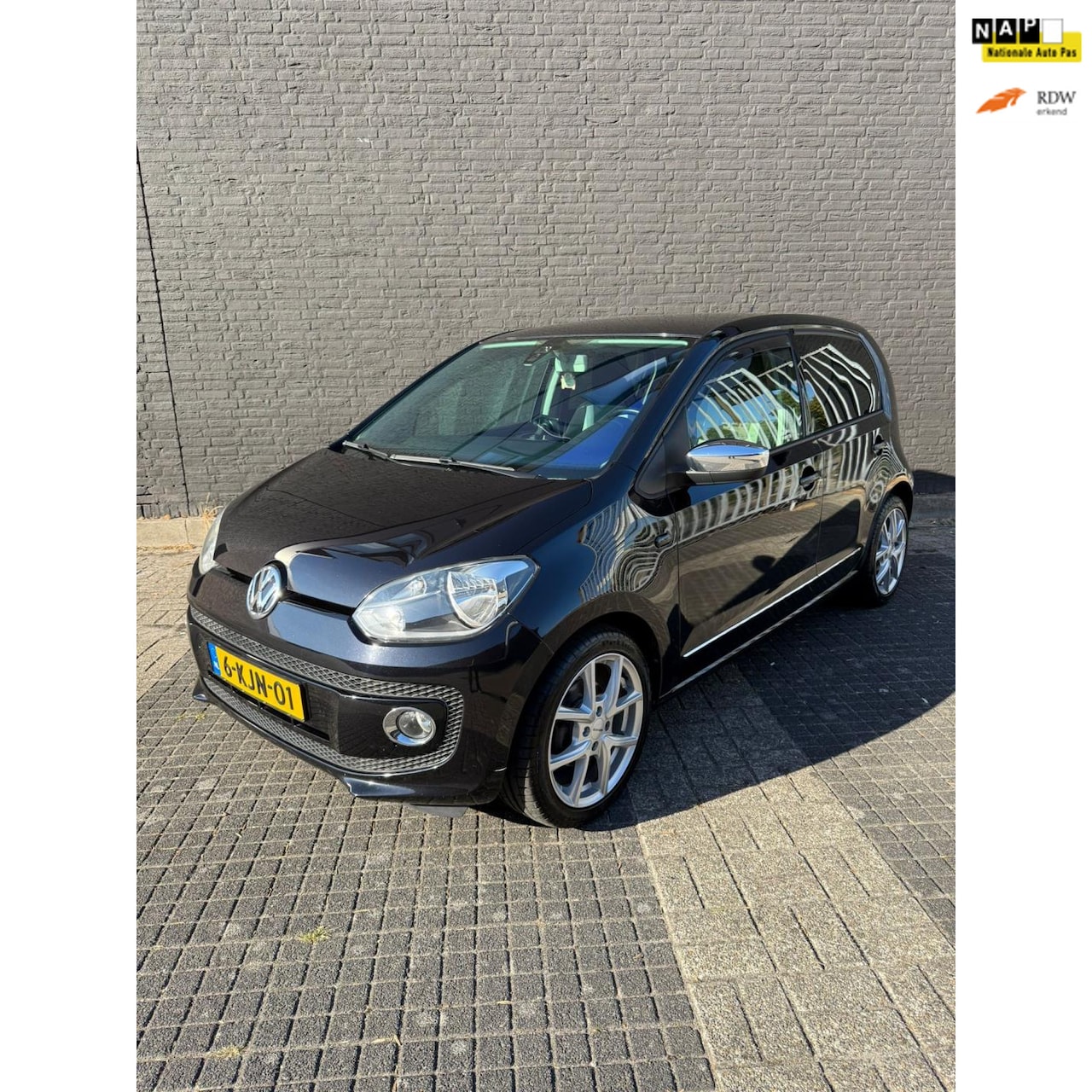 Volkswagen Up! - Bluemotion 1.0 44KW 2013 Zwart - AutoWereld.nl
