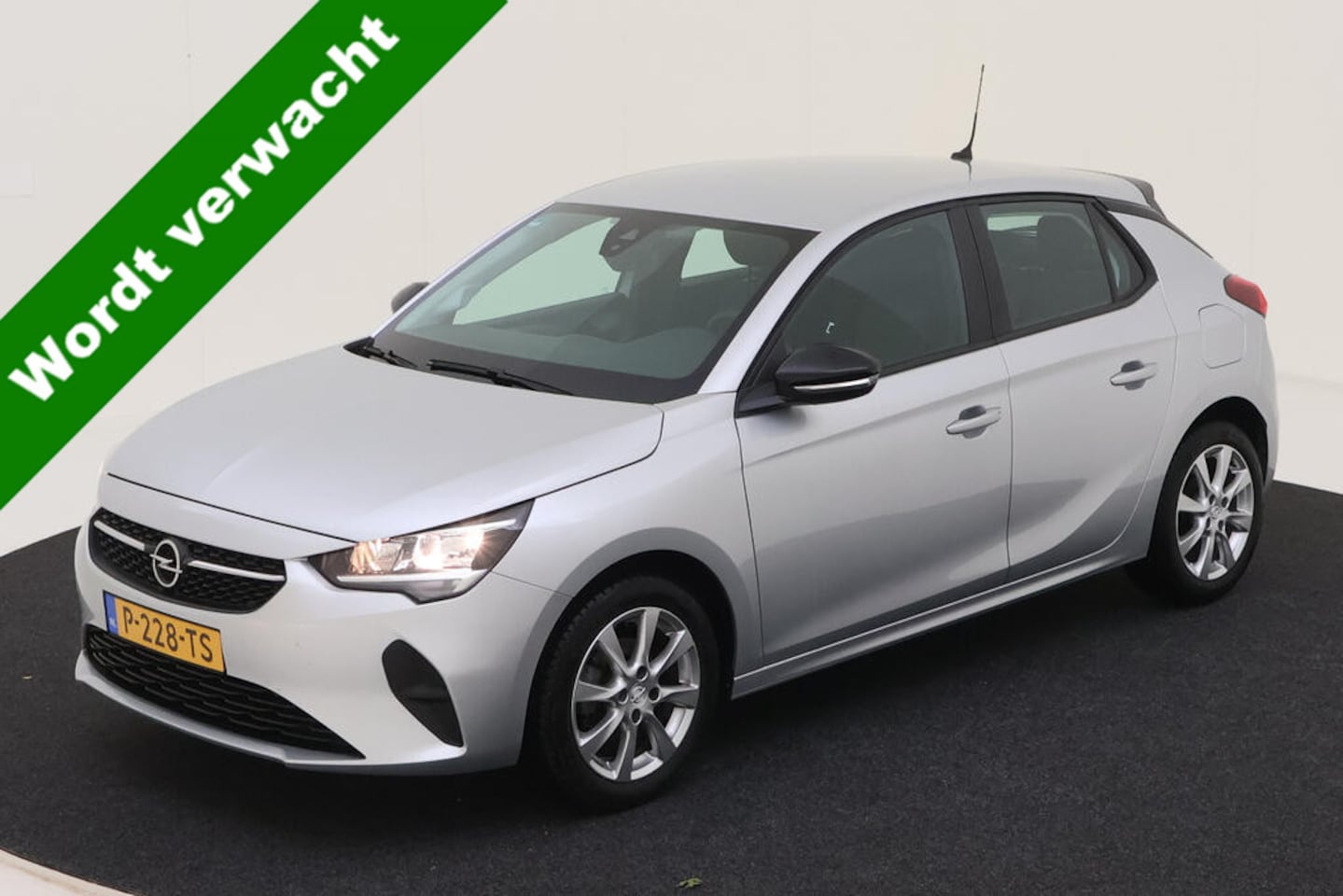 Opel Corsa - 1.2 Edition NL-AUTO | NAVI | AIRCO - AutoWereld.nl