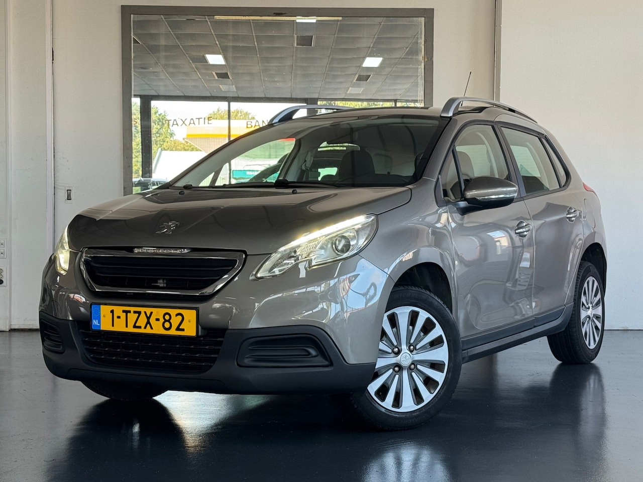 Peugeot 2008 - 1.2 VTi Access | Carplay | Camera | Automaat | Nap | Nette Staat - AutoWereld.nl