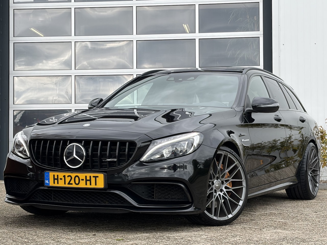 Mercedes-Benz C-klasse Estate - AMG 63 510pk | Milltek Exhaust | Burmester Audio | Elektrisch glazen panorama-dak | Head-u - AutoWereld.nl
