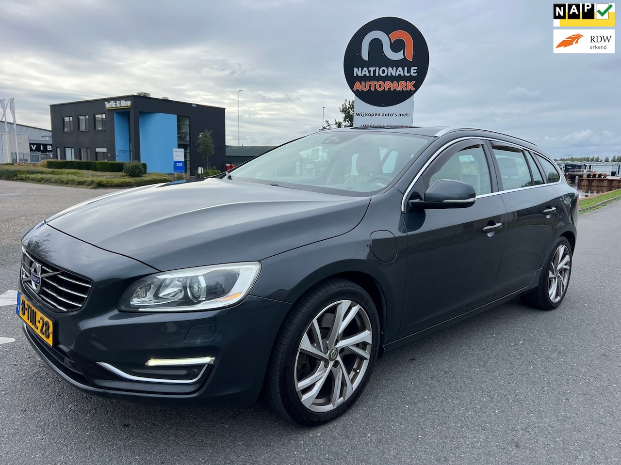 Volvo V60 - 2.4 D6 AWD Plug-In Hybrid Summum * AUTOMAAT * - AutoWereld.nl