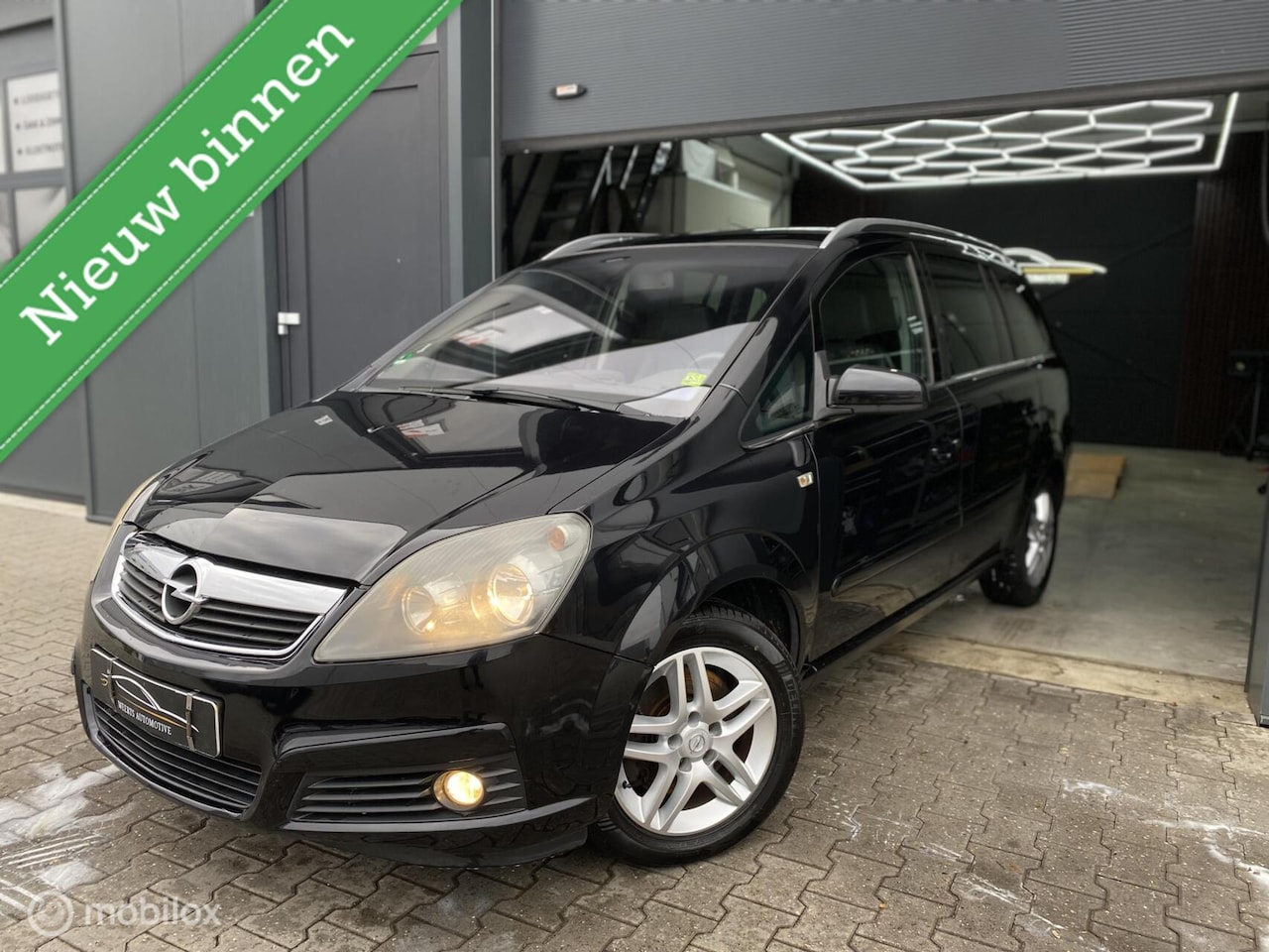 Opel Zafira - 2.2 7-zitter! NIEUWE KETTING|RUIME APK|TREKHAAK - AutoWereld.nl