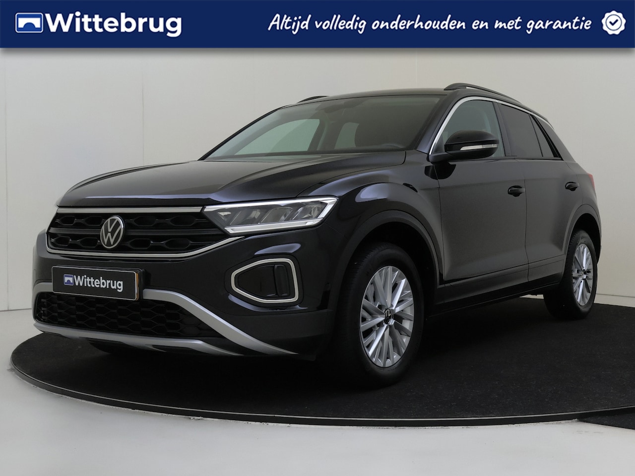 Volkswagen T-Roc - 1.0 TSI Life | LED-voor en achterlichten | Achteruitrijcamera | Adaptive cruise control | - AutoWereld.nl