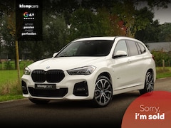 BMW X1 - xDrive25i M-Sport | HUD | Carplay | Pano | Ad.Cruise | 19"| All black | Full Options