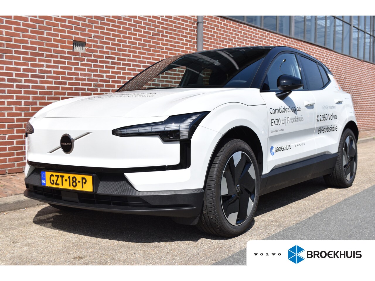 Volvo EX30 - Single Motor Extended Range Plus 69 kWh | BLIS | Achteruitrijcamera | Harman Kardon | - AutoWereld.nl