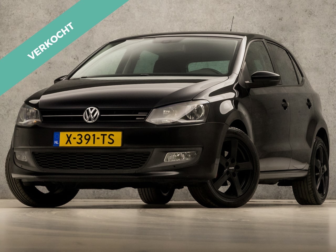 Volkswagen Polo - 1.2 TSI Black Sport (APPLE CARPLAY, NAVIGATIE, CLIMATE, CRUISE, STOELVERWARMING, CAMERA, P - AutoWereld.nl