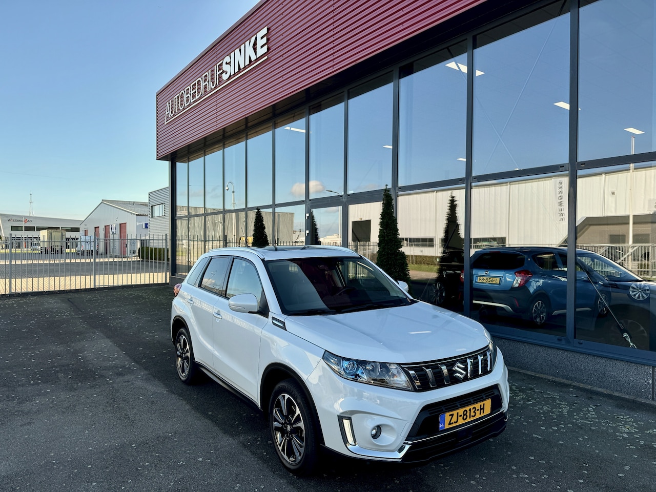 Suzuki Vitara - 1.4 Boosterjet Stijl NAVI ECC CRUISE PANO DAK - AutoWereld.nl