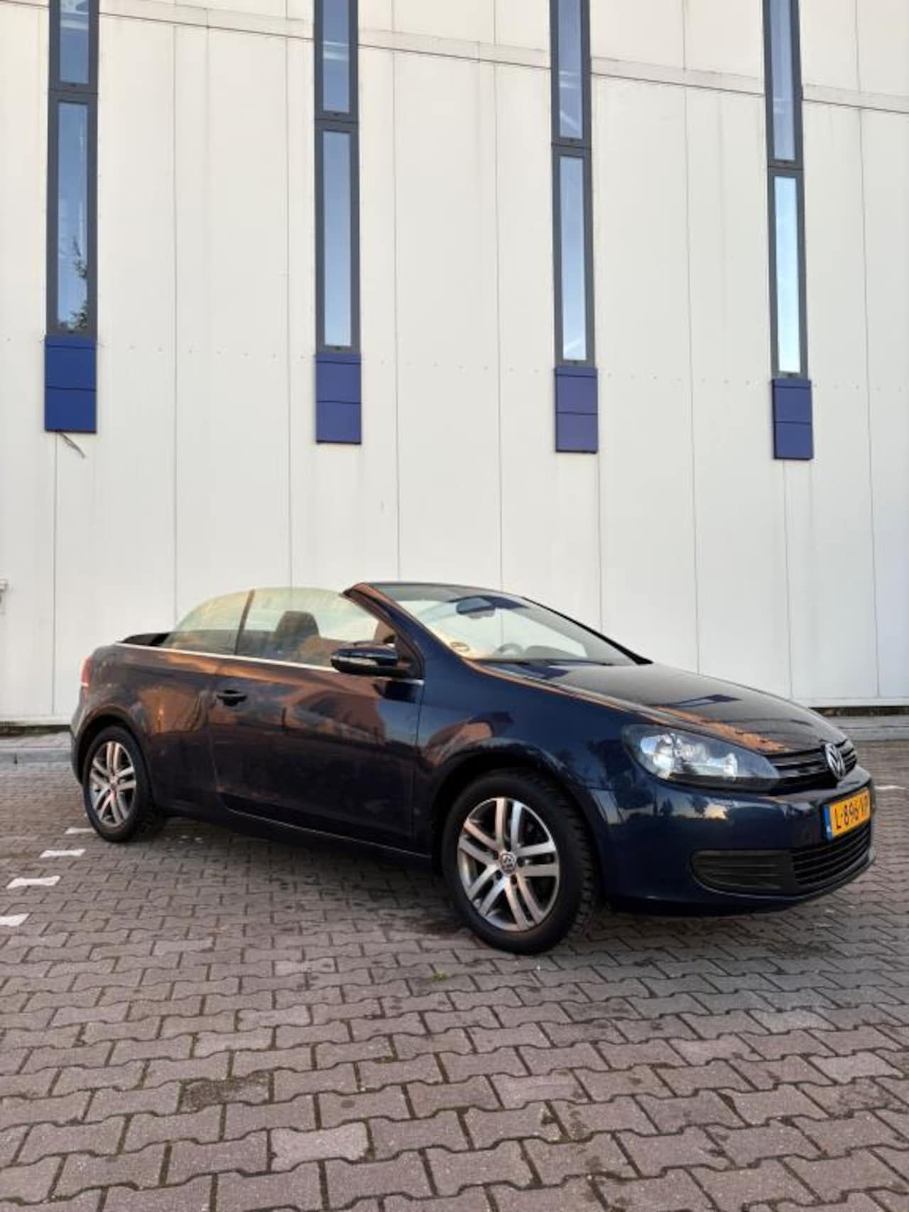 Volkswagen Golf Cabriolet - 1.2 TSI BlueMotion cabrio stoelverwarming 2013 142673 km - AutoWereld.nl