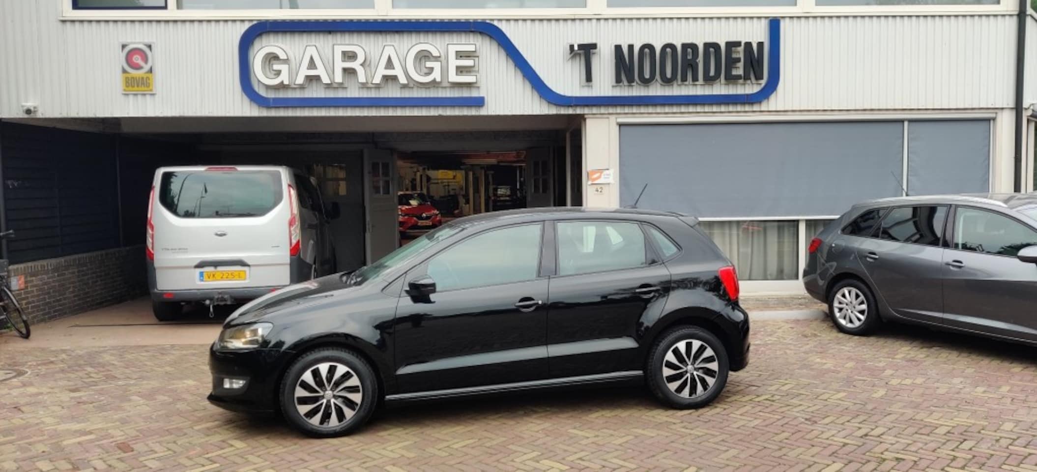 Volkswagen Polo - 1.0 TSI Bluemotion 5 deurs , Navi , Airco , PDC - AutoWereld.nl
