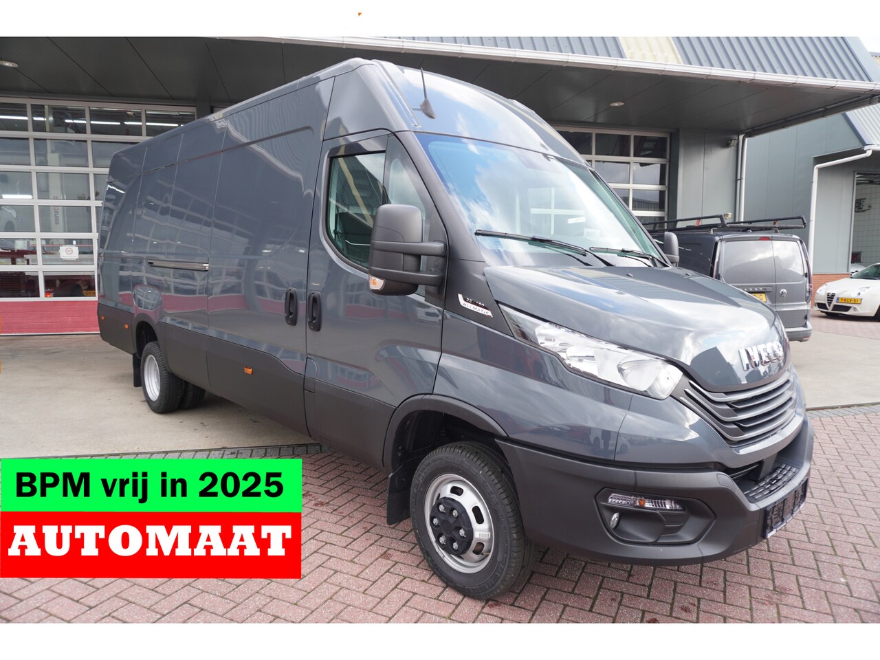 Iveco Daily - 35C18HV 3.0 180PK 410L H2 Automaat Dubbel lucht | Airco | Navi | Camera | Trekhaak 3500kg - AutoWereld.nl