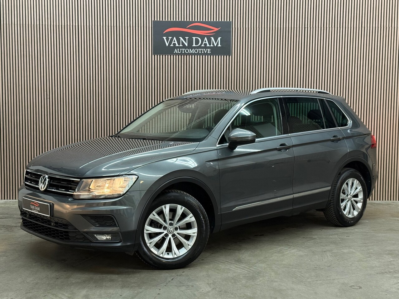Volkswagen Tiguan - 1.4 TSI 4Motion Highline 2018 DSG NAVI CRUISE LANE ASSIST - AutoWereld.nl