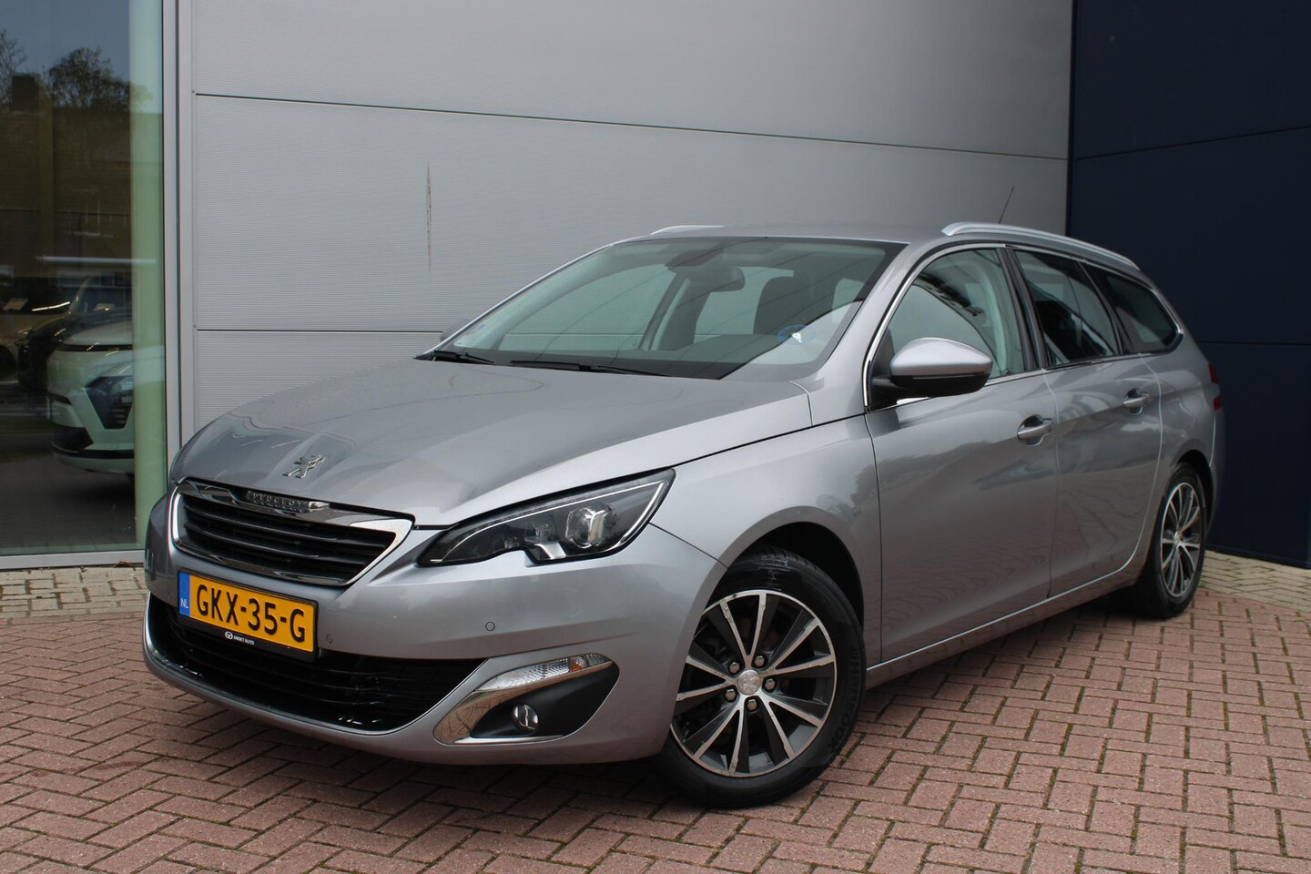 Peugeot 308 SW - 1.2 PureTech 130pk Allure Airco Navi Camera Trekhaak PDC voor en achter - AutoWereld.nl