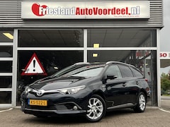 Toyota Auris - 1.8 Hybrid Trend / Camera / Pano / Navi / 2016