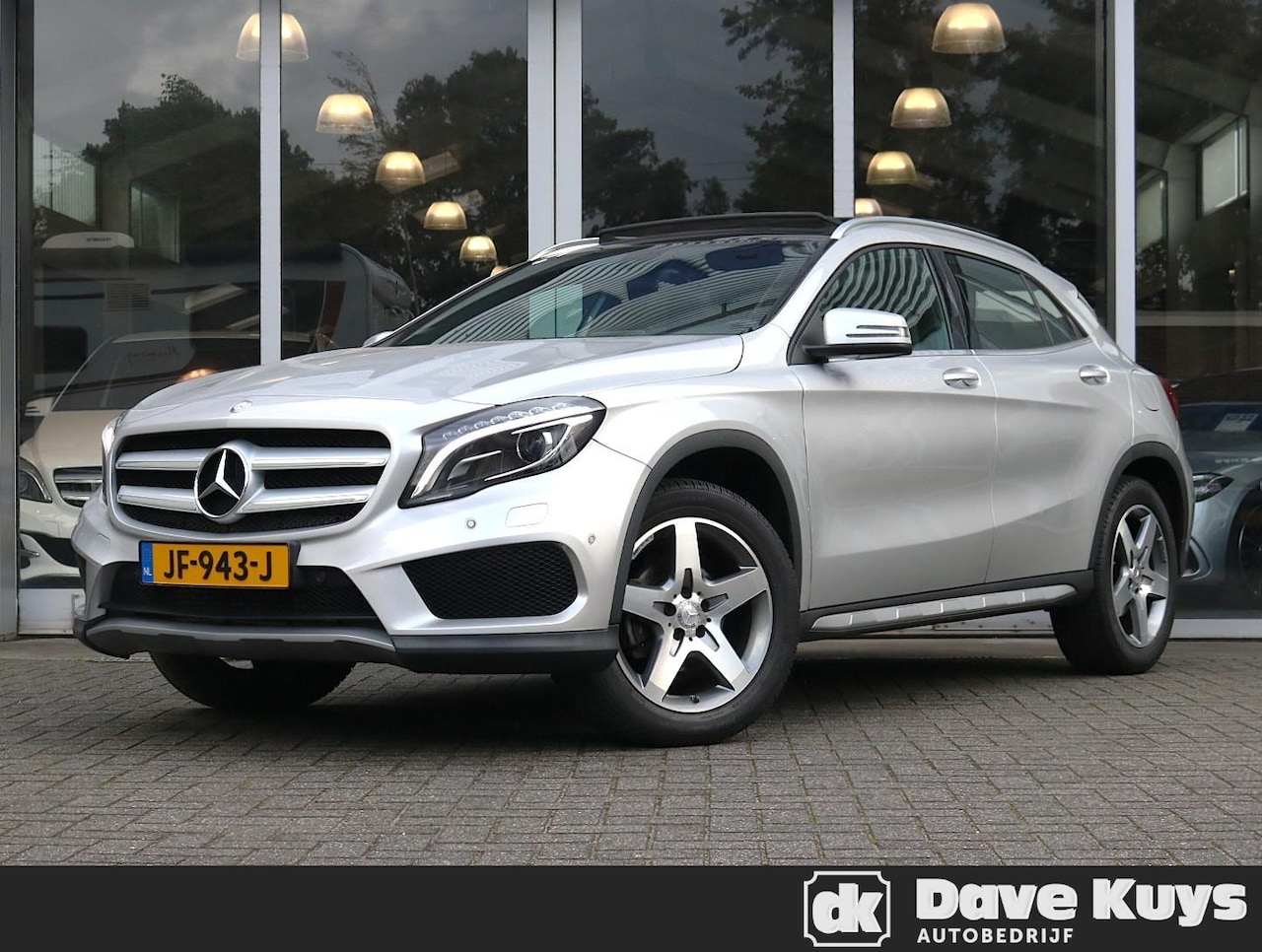 Mercedes-Benz GLA-Klasse - 180 AMG Line | Panoramadak - AutoWereld.nl