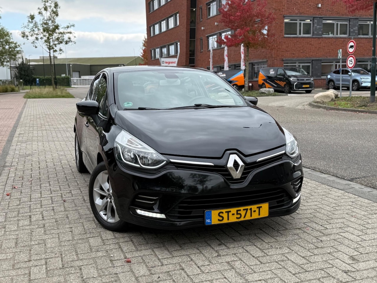 Renault Clio - 1.2 TCe Intens 5D (bj 2018) Facelift|Climate|LED|Navi| - AutoWereld.nl