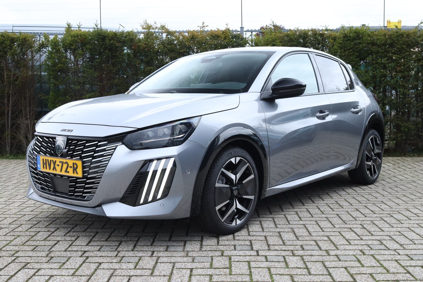 Peugeot 208 - 1.2 Hybride 145pk Autmaat 360 Camera | Carplay | Keyless | ACC | Navigatie | PDC | Full LE - AutoWereld.nl