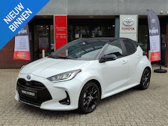 Toyota Yaris - 1.5 Hybrid EXECUTIVE PANODAK HEAD-UP STOELVERW BLIND SPOT NAVI 17'' LM-VELGEN 4S-BANDEN PA