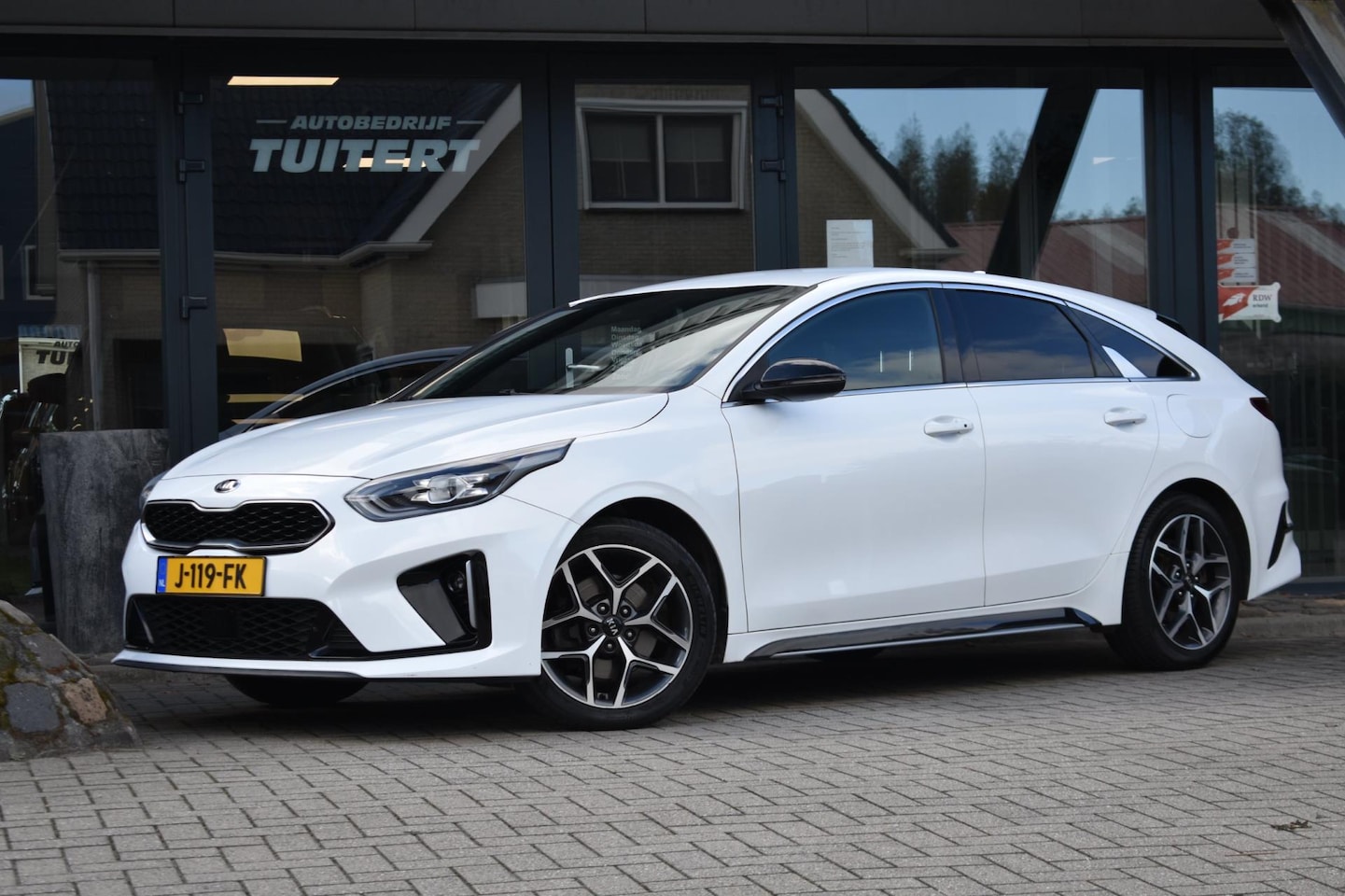 Kia Pro cee'd - 1.4 T-GDI GT-Line | APPLE CARPLAY | ANDROID AUTO | STOEL + STUURVERWARMING | CAMERA | NAP - AutoWereld.nl