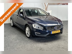 Volvo V60 - 1.6 D2 Momentum NAVIGATIE CRUISE CONTROL CLIMATE CONTROL BLUETOOTH TELEFOON MEDIA VOORBERE