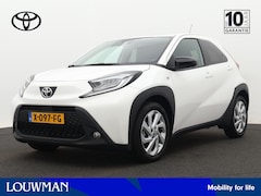Toyota Aygo X - 1.0 First Edition Limited | Stoelverwarming | LM Velgen | Privacy Glass |