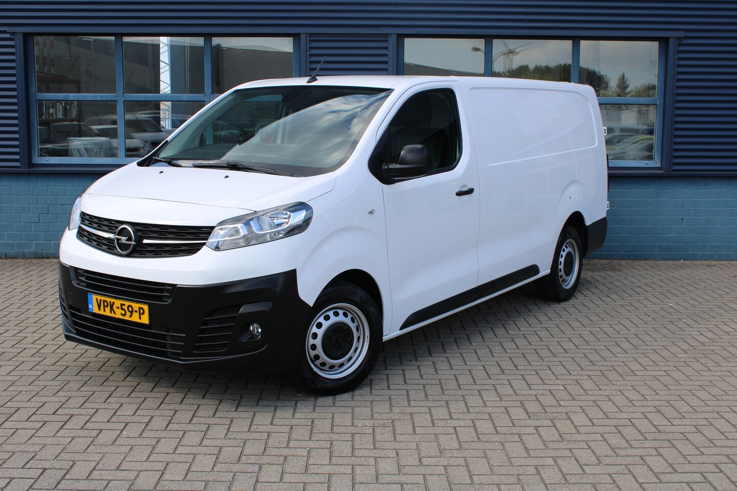 Opel Vivaro - 2.0 CDTI L3 145 Pk | NAVIGATIE | CEMERA | ALL SEASON BANDEN | BETIMMERING LAADRUIMTE | SEN - AutoWereld.nl