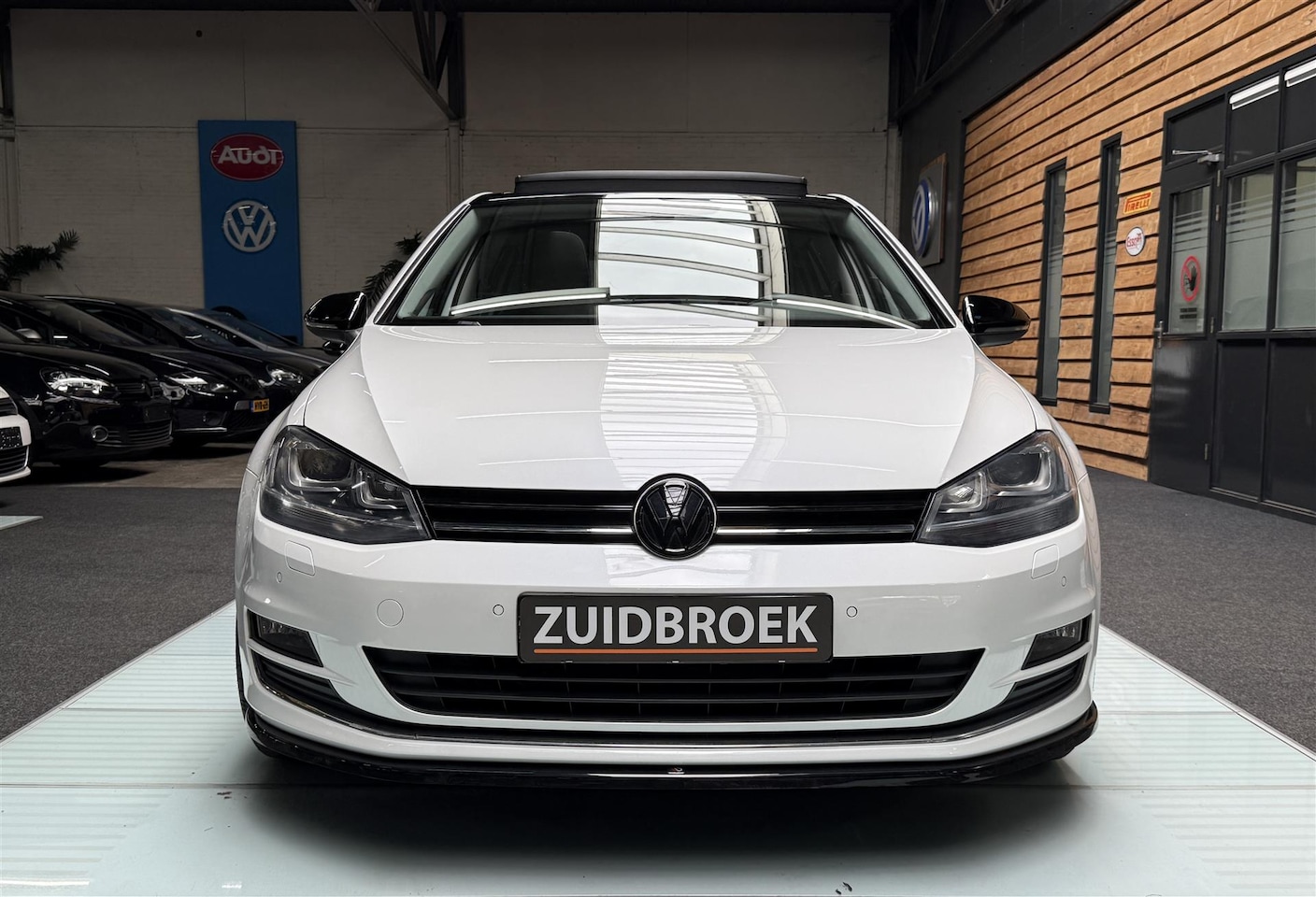 Volkswagen Golf - 1.4 TSI Highline DSG Xenon Navi Clima - AutoWereld.nl