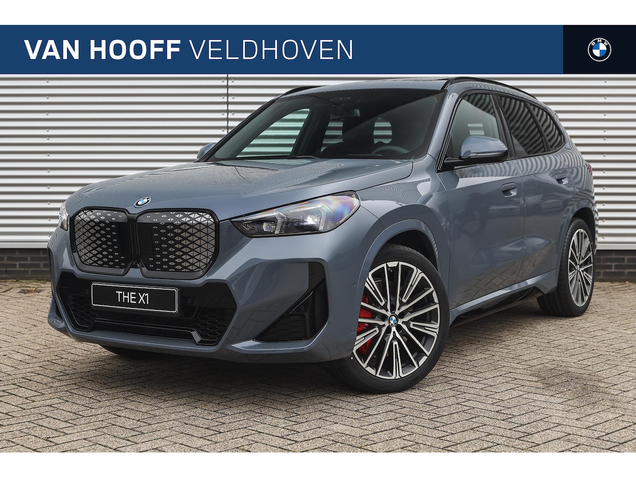 BMW iX1 - xDrive30 High Executive M Sport / Trekhaak / Sportstoelen / Parking Assistant Professional - AutoWereld.nl