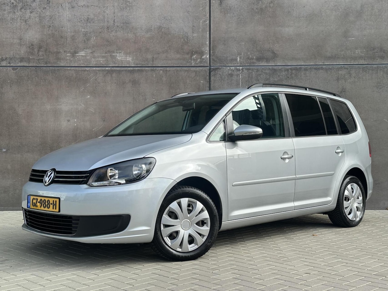 Volkswagen Touran - 1.4 TSI Comfortline 7p. 1ste Eig. | Dealer onderhouden! | NWE APK | Navigatie - AutoWereld.nl