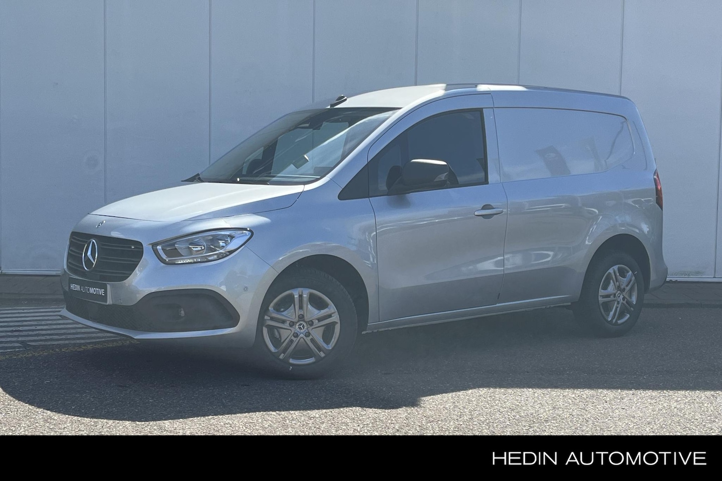 Mercedes-Benz Citan - 110 L1 Pro | Trekhaak | Kunststof Laadruimte Bekleding met Houten Vloer | Smartphone Integ - AutoWereld.nl