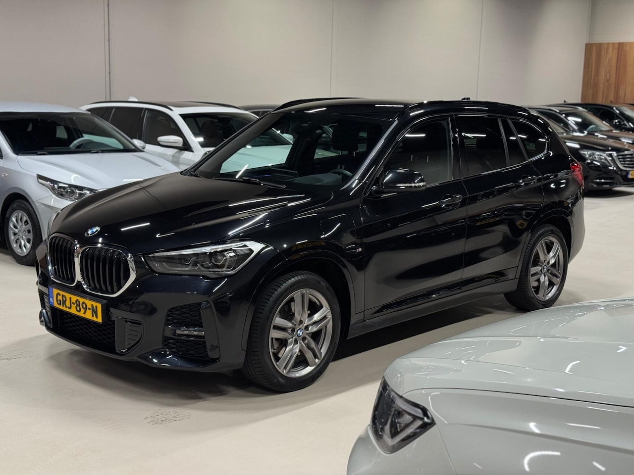 BMW X1 - X-Drive25e eDrive M-Pakket, Apple Carplay, Ambiënte Light, Navi, Camera, PDC, Cruise, Voll - AutoWereld.nl