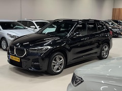 BMW X1 - X-Drive25e eDrive M-Pakket, Apple Carplay, Ambiënte Light, Navi, Camera, PDC, Cruise, Voll