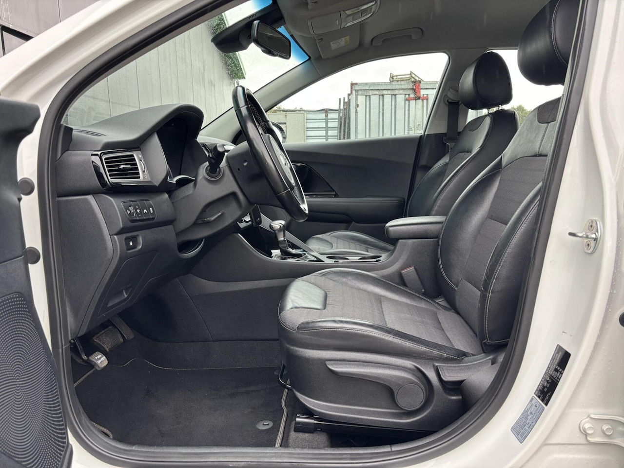 Kia Niro - 1.6 GDi Hybrid DynamicLine AppleCarPlay/ AndroidAuto/ Cruise Control/ Afneembare Trekhaak/