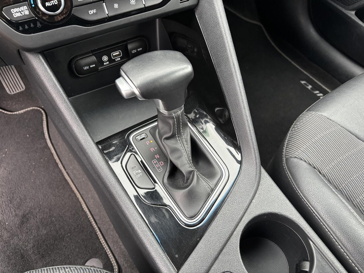 Kia Niro - 1.6 GDi Hybrid DynamicLine AppleCarPlay/ AndroidAuto/ Cruise Control/ Afneembare Trekhaak/