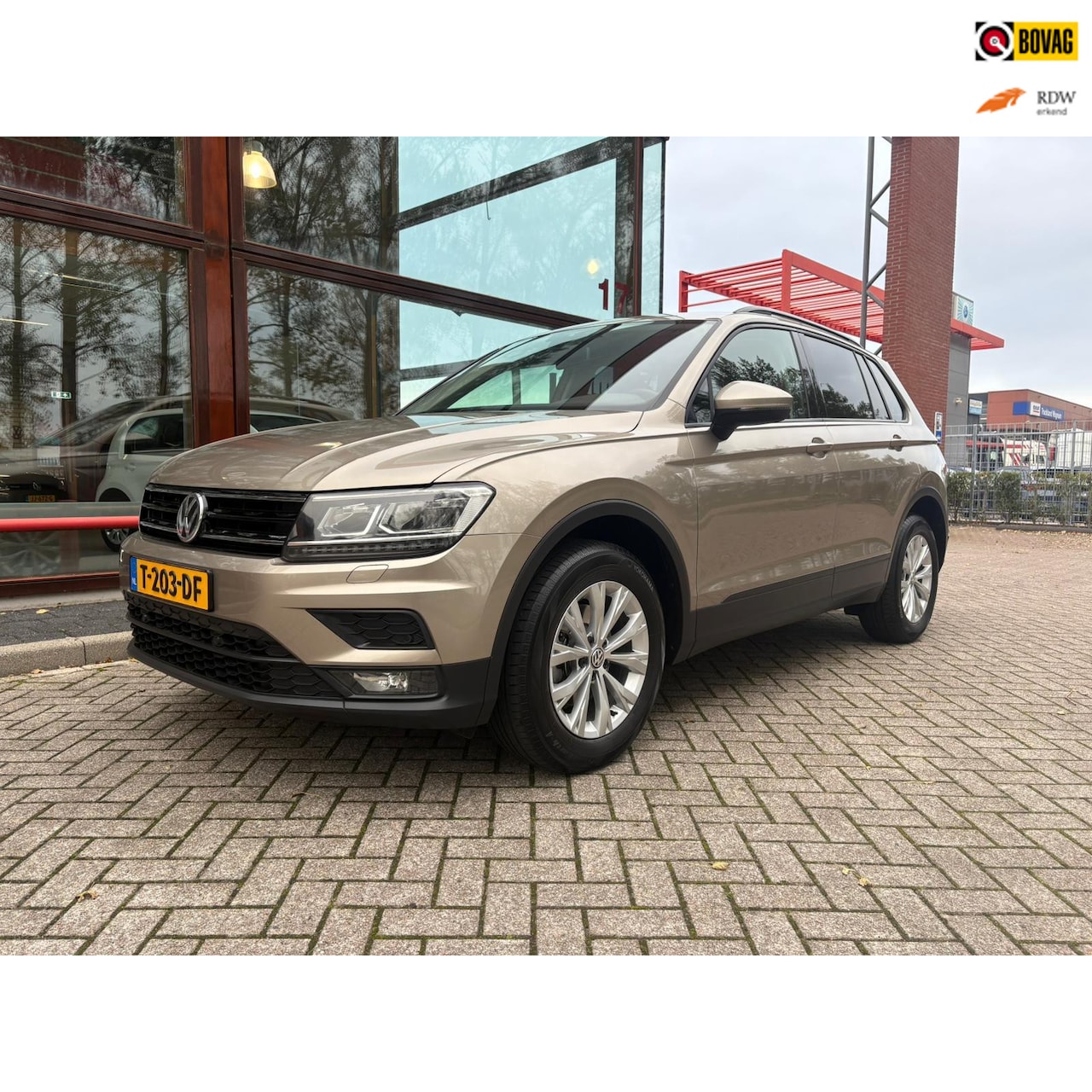 Volkswagen Tiguan - 1.4 Tsi 150pk | DSG Aut. | Cruise Control | Stuur verwarming | App-connect | LED | Elek. A - AutoWereld.nl