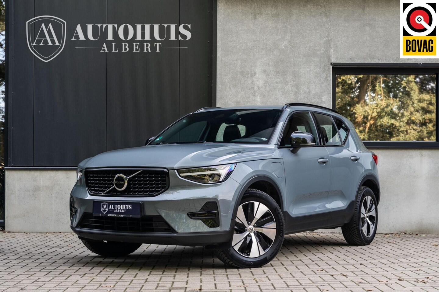 Volvo XC40 - 1.5 T4 Recharge Plus Dark H&K Thunder Grey Memory - AutoWereld.nl