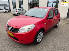 Dacia Sandero - 1.2 Ambiance / 1 jaar apk / nap / apk / airco / 2 sleutels / 4 nieuwe banden / motor 100%