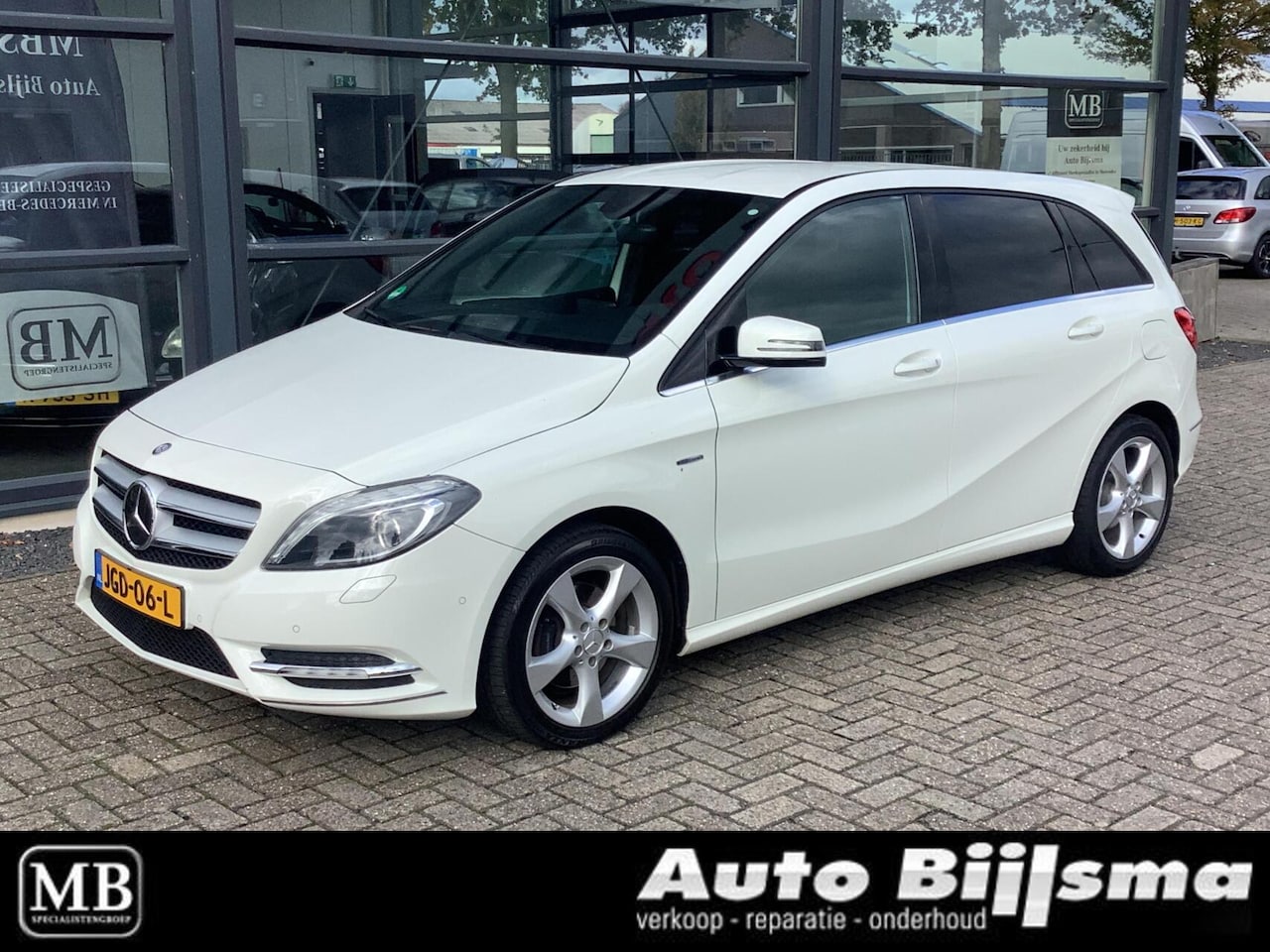 Mercedes-Benz B-klasse - 200 Ambition 200 Ambition, automaat, xenon verlichting, parkeersensoren, cruise, - AutoWereld.nl
