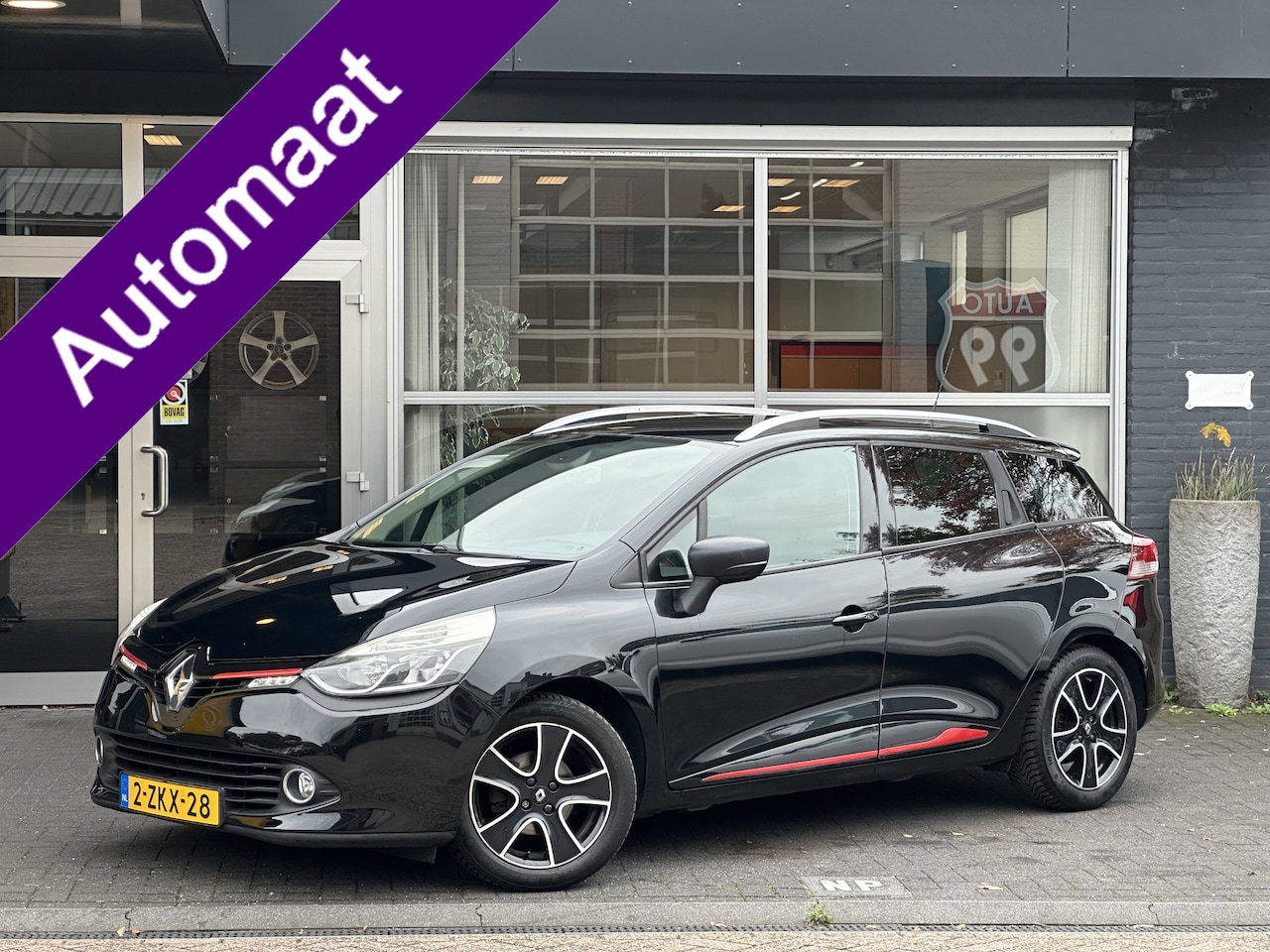 Renault Clio Estate - 1.2 Dynamique AUTO / CLIMA / CRUISE / FULL MAP NAV / CAMERA - AutoWereld.nl
