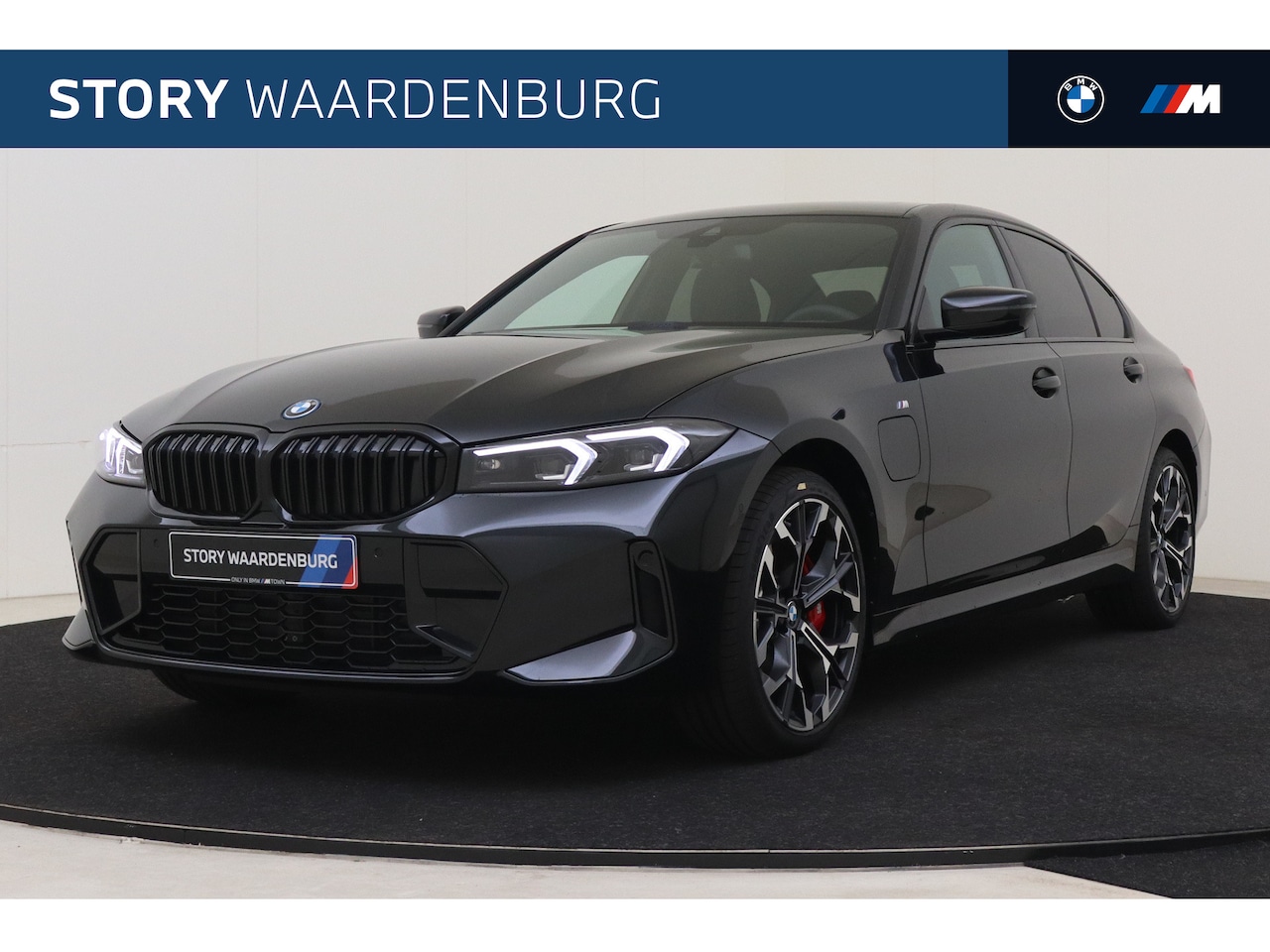 BMW 3-serie - 330e M Sport Automaat / Schuif-kanteldak / Sportstoelen / Adaptieve LED / Achteruitrijcame - AutoWereld.nl