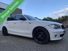 BMW 1-serie - 116i Executive Airco Stoelverwarming Elektrische pakket 18'' LM Velgen