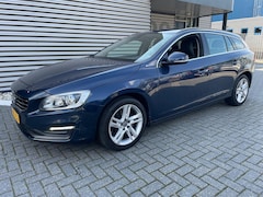 Volvo V60 - 2.4 D6 AWD Plug-In Hybrid Momentum