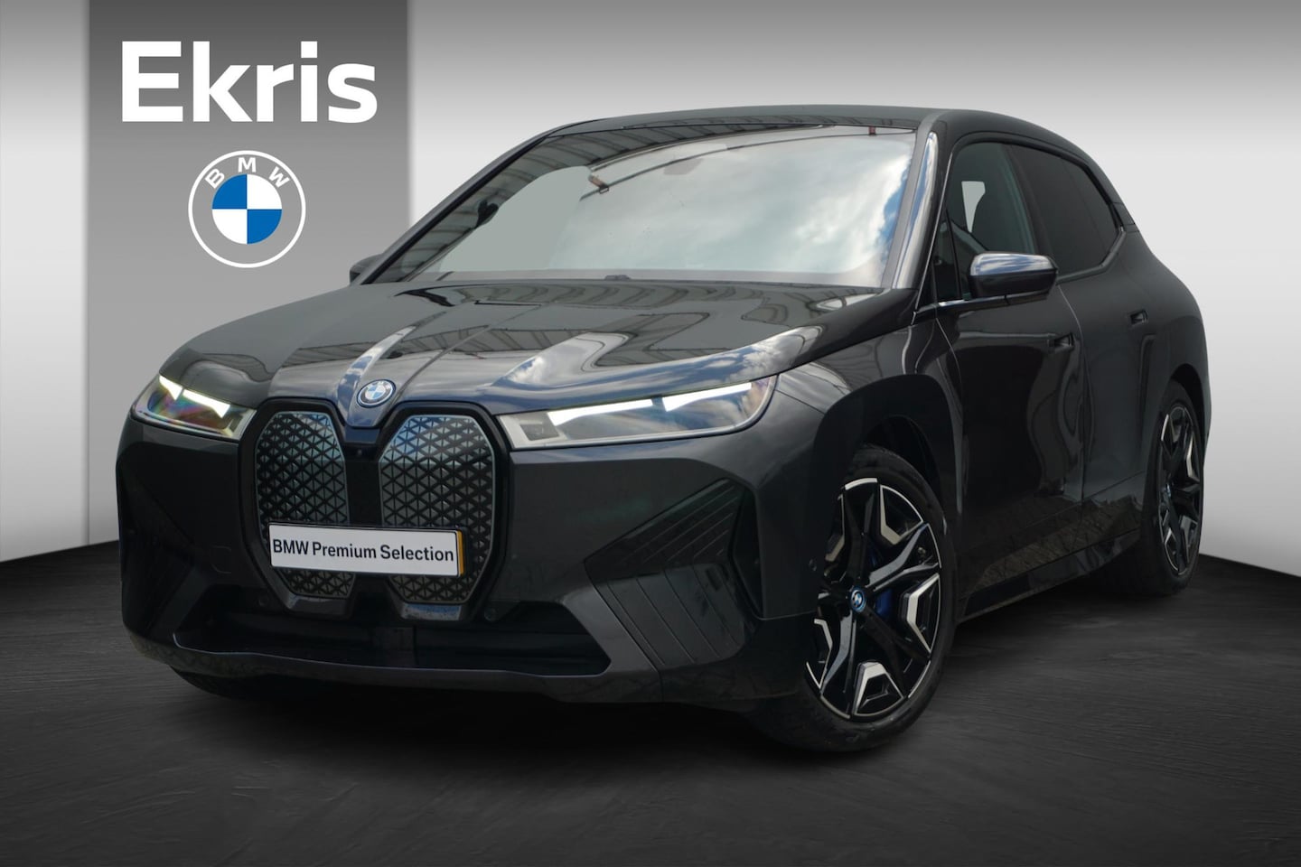 BMW iX - xDrive50 M Sport | Trekhaak / Panoramdak / Soft-Close / Stoelventilatie / Warmtecomfortpak - AutoWereld.nl