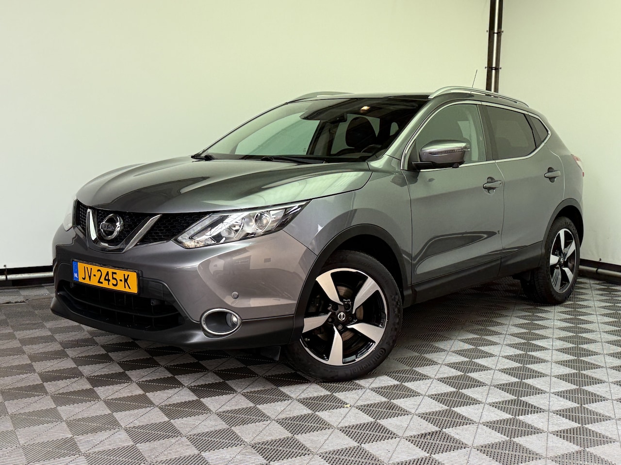 Nissan Qashqai - 1.2 N-Connecta Pano Navi 360 Trekhaak NL Auto - AutoWereld.nl