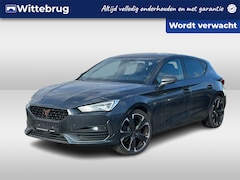 CUPRA Leon - 1.4 e-Hybrid 245pk VZ Performance DSG Automaat / Panorama dak / LM 19 inch / Navi / Full L