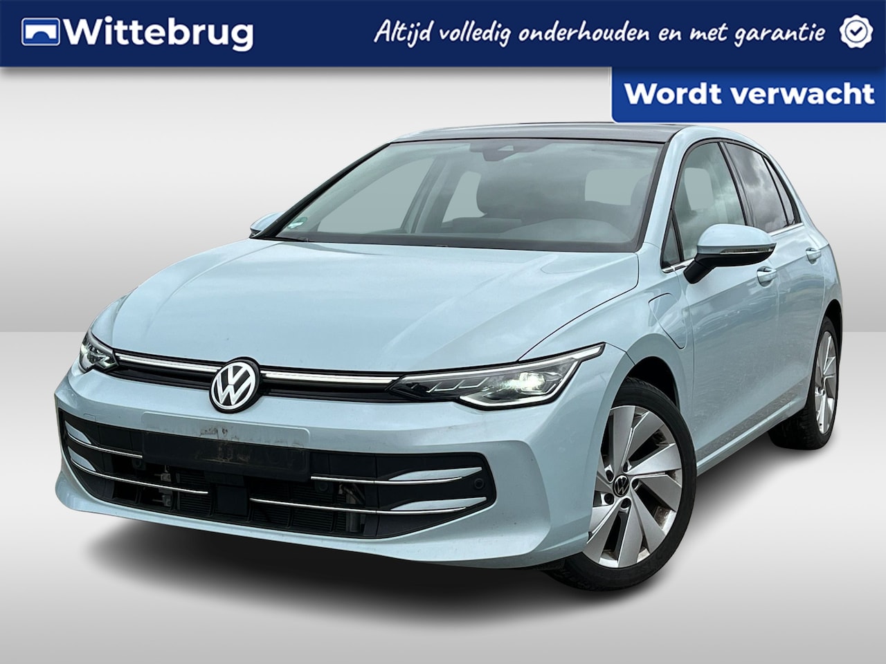 Volkswagen Golf - 1.5 eHybrid 204pk Style DSG Automaat / Panorama dak / Navi by APP Connect / Camera / Parke - AutoWereld.nl